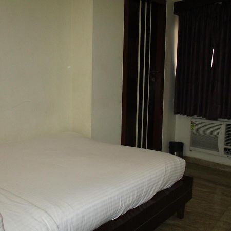 מומביי Hotel Sapna מראה חיצוני תמונה