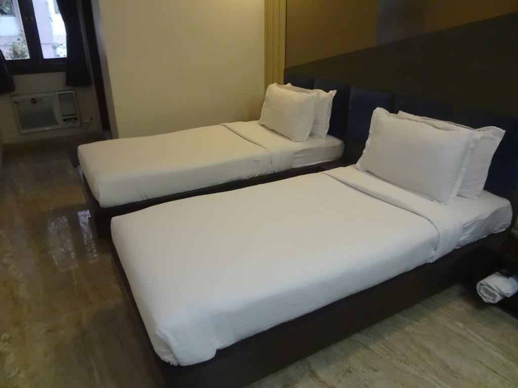 מומביי Hotel Sapna מראה חיצוני תמונה
