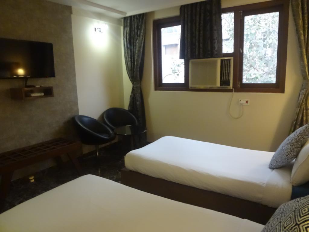מומביי Hotel Sapna מראה חיצוני תמונה