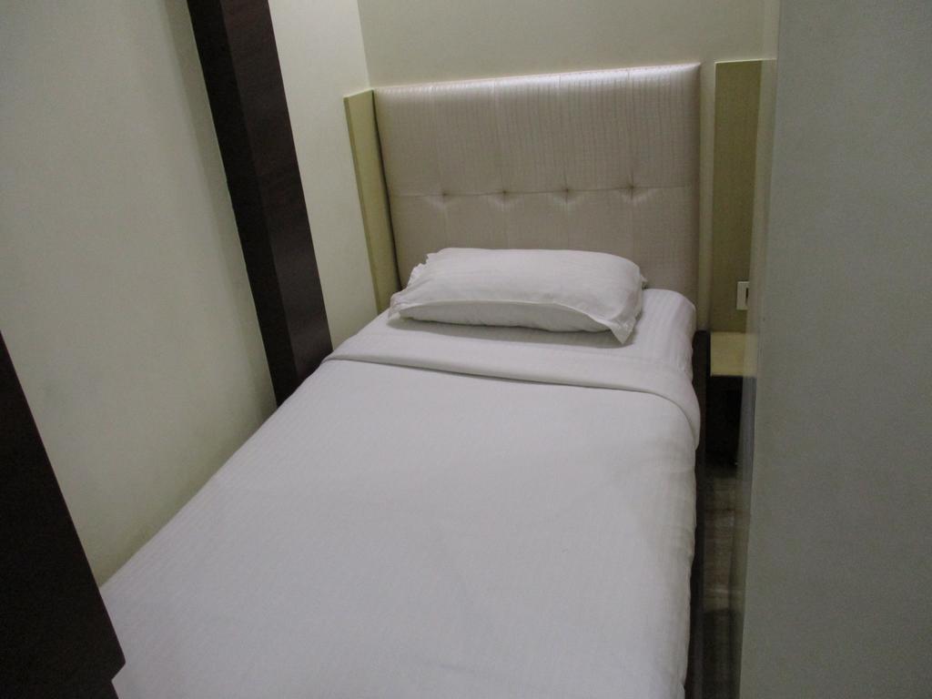 מומביי Hotel Sapna מראה חיצוני תמונה